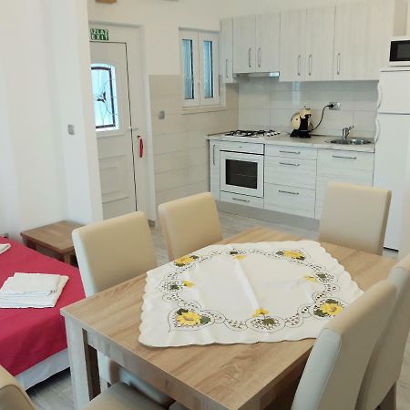 Apartmani Vinko 볼 외부 사진