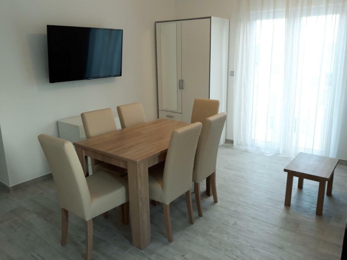 Apartmani Vinko 볼 외부 사진